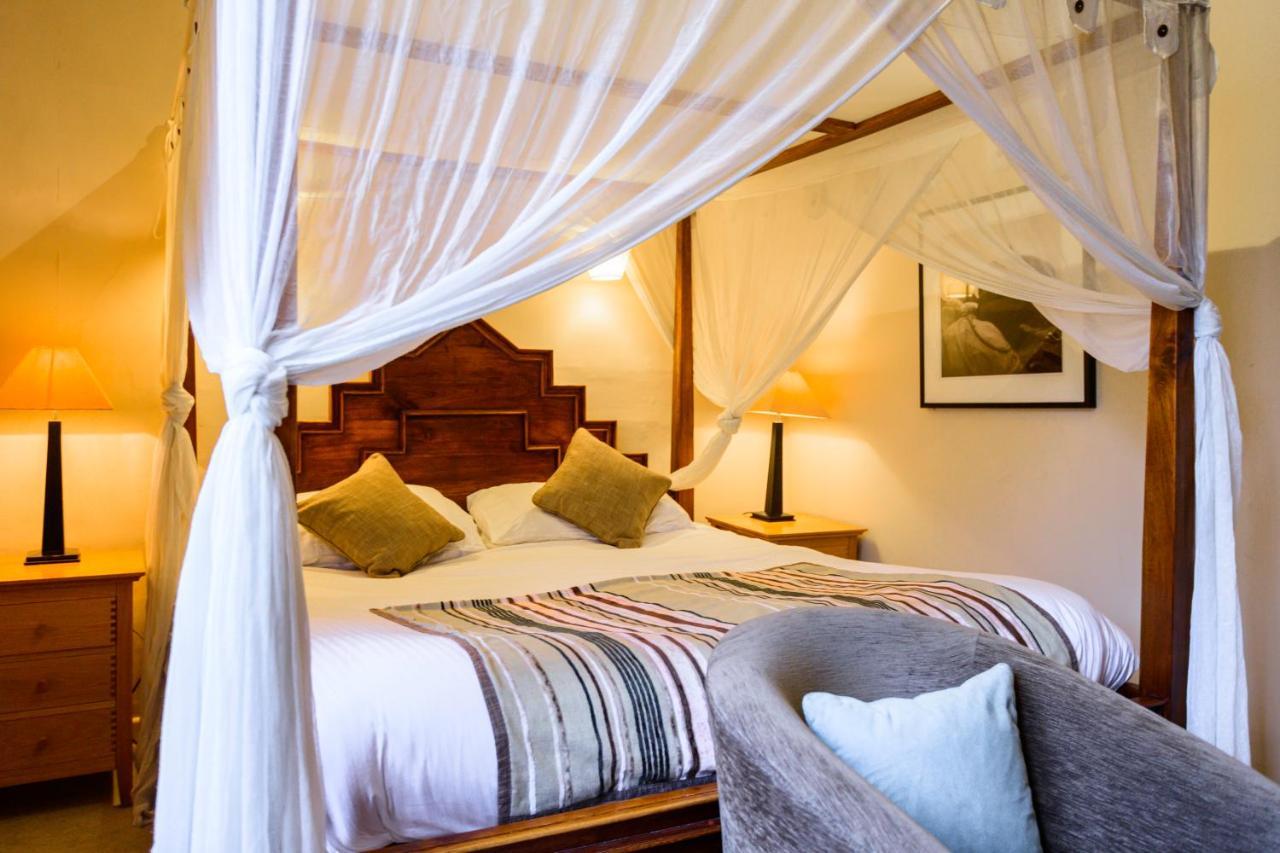 เดอะ สวอน Hotel Bradford-On-Avon ภายนอก รูปภาพ