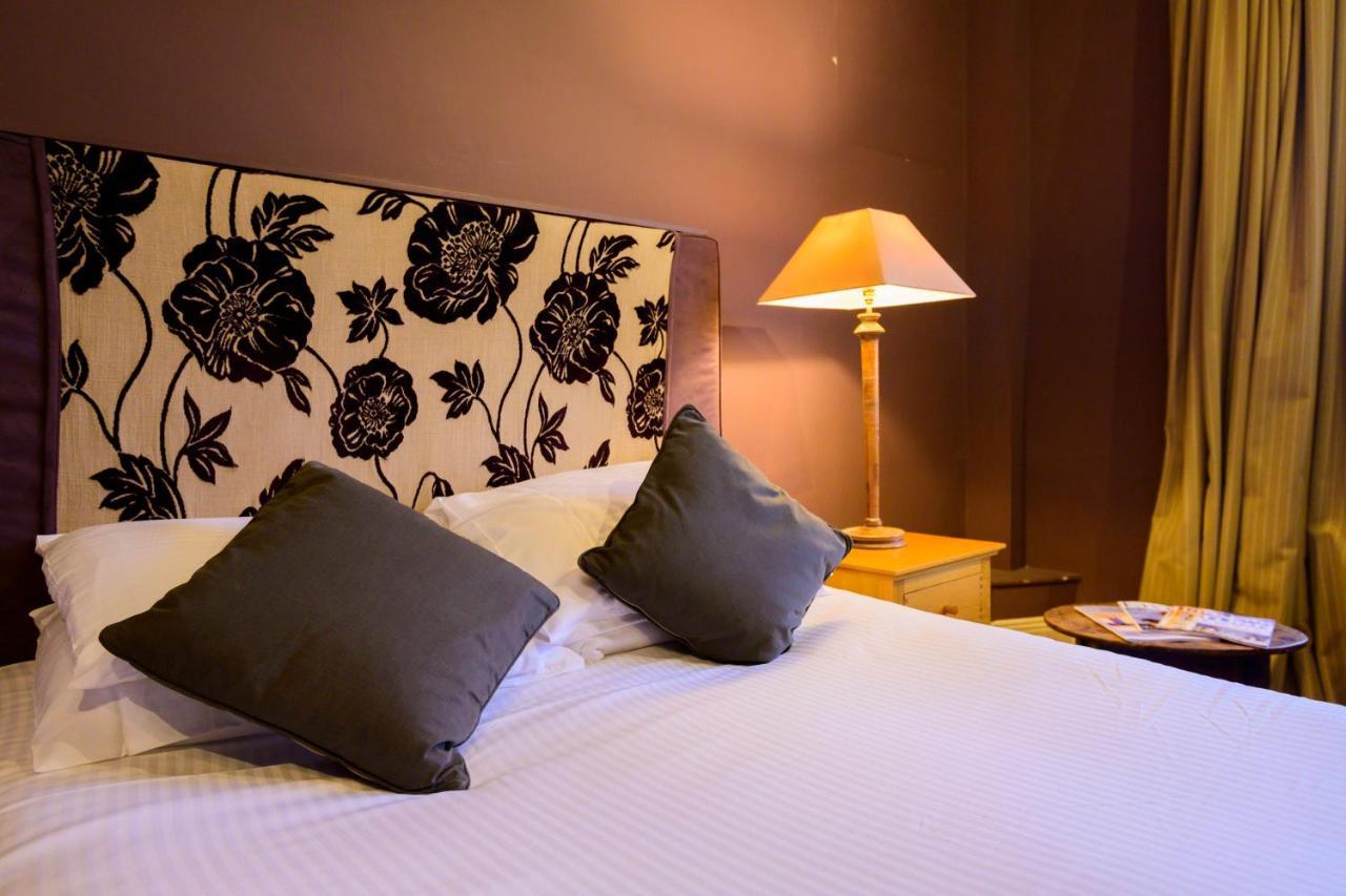 เดอะ สวอน Hotel Bradford-On-Avon ภายนอก รูปภาพ